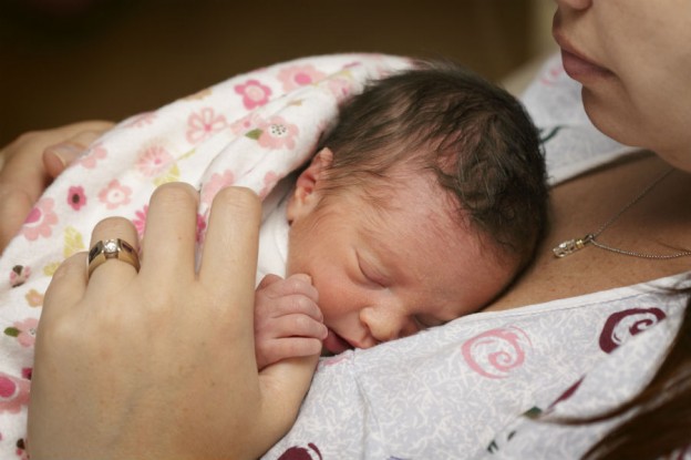 Sustinerea mamelor cu copii nascuti prematur