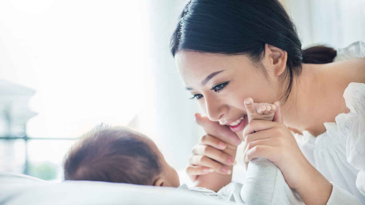 Primele 1000 de zile – Rolul contactului „piele pe piele” dintre mama si bebelus