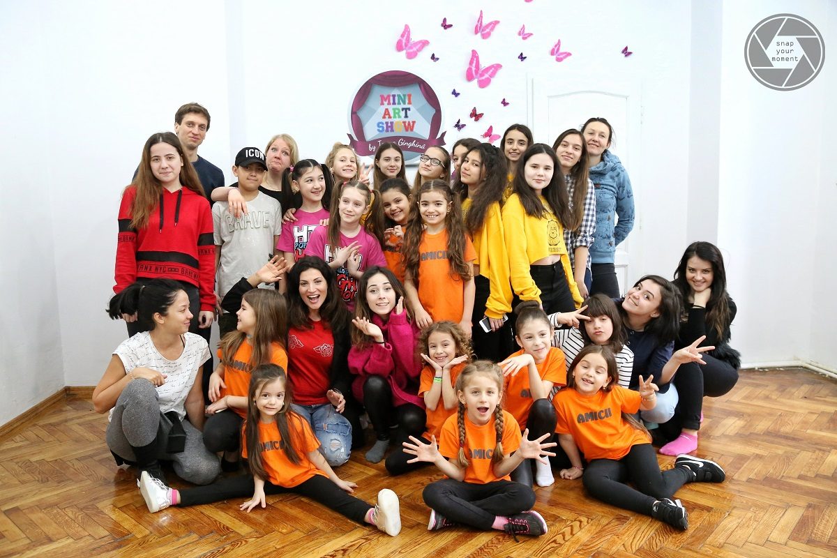 MiniArtShow by Ioana Ginghina a dat startul proiectului Brave Kids Romania 2018