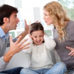 Dupa divort: Reactiile copilului cand parintii se invinovatesc