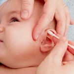 De ce sa nu folosesti betisoare de urechi la bebelus