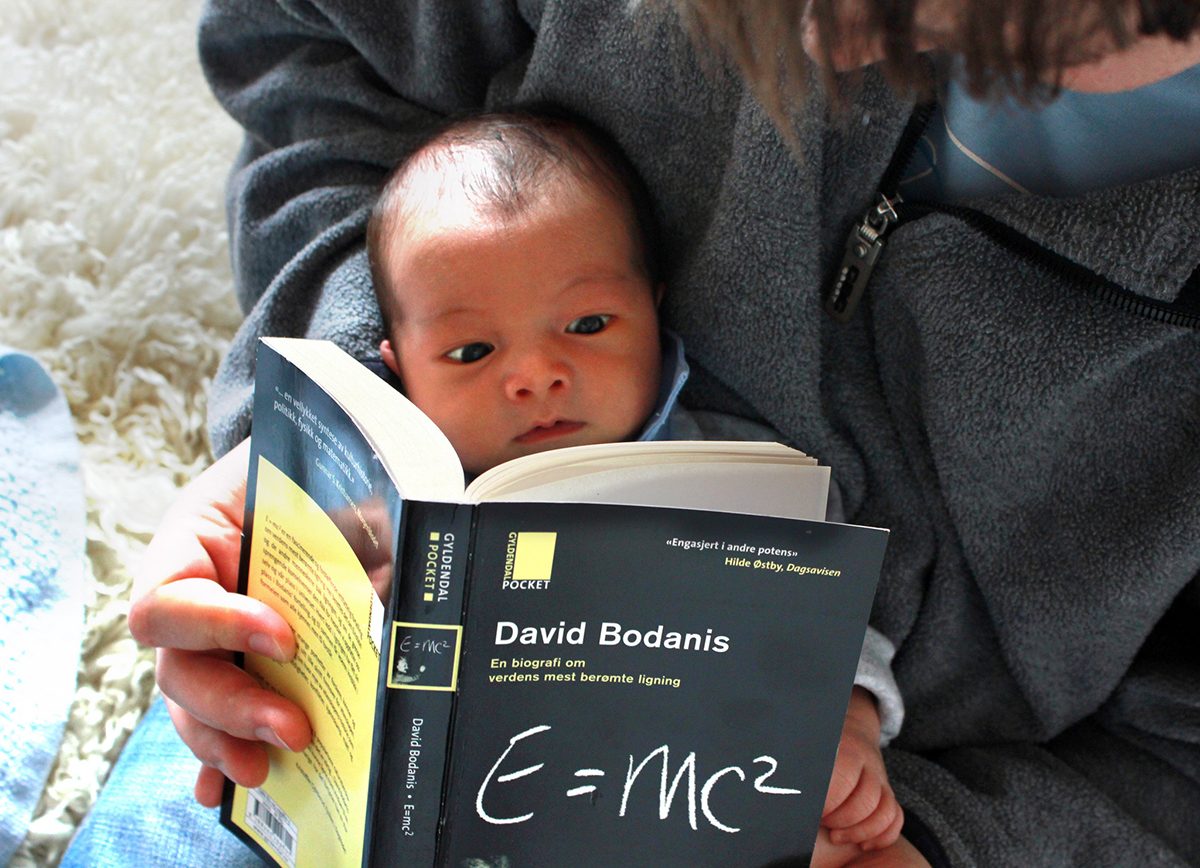 Carti pentru bebelusi: Ce este potrivit sa le citim