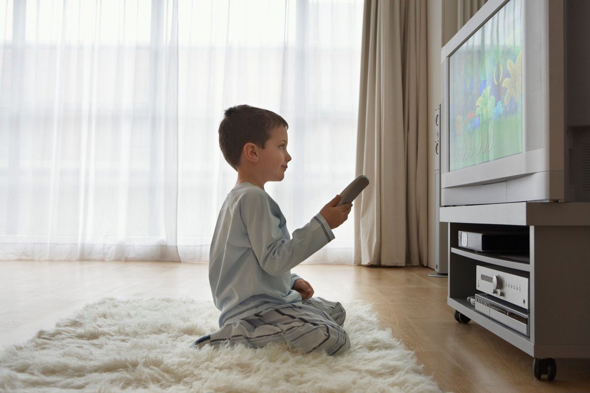Influenta televizorului asupra copiilor de pana la 4 ani