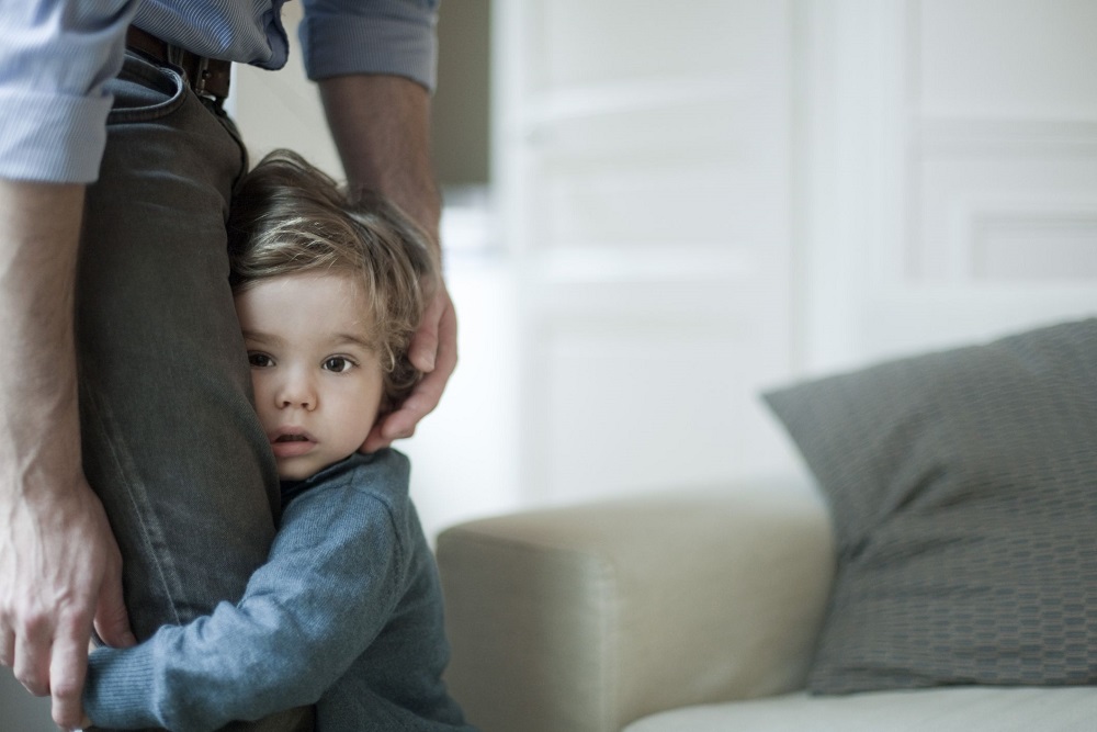 Anxietatea de separare mai are un nume: Dependenta de parinte