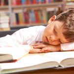 Cat trebuie sa doarma un copil scolar?
