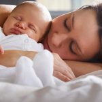 Co-sleeping: beneficii si dezavantaje