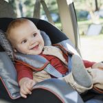 Cu bebelusul in masina: Cum il tii ocupat