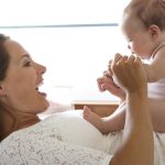 Dezvoltarea bebelusului: Cat intelege piciul din ce ii zici