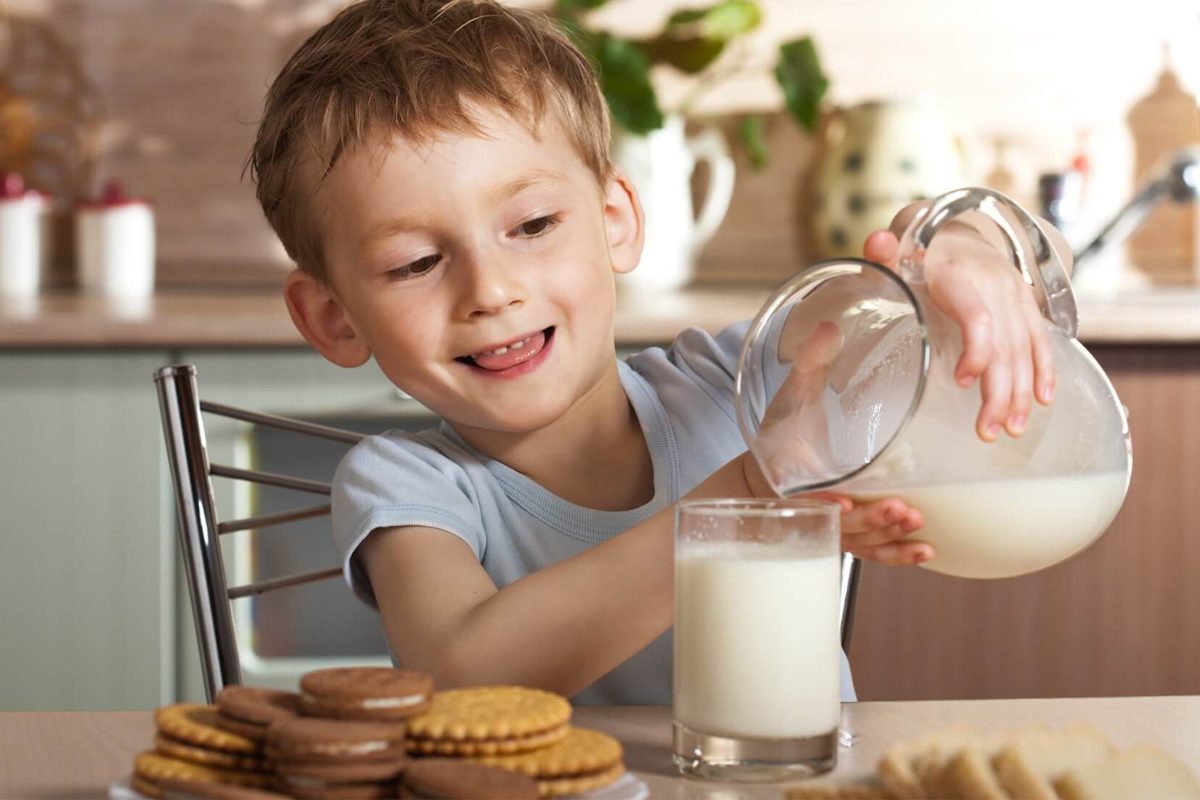 Mituri despre laptele UHT si alte lactate