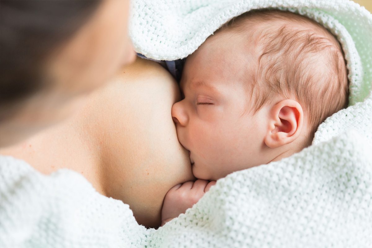 Alaptarea nou-nascutului aduce numai beneficii