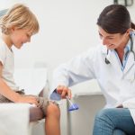 Artrita juvenila: Cauze, semne si tratamente