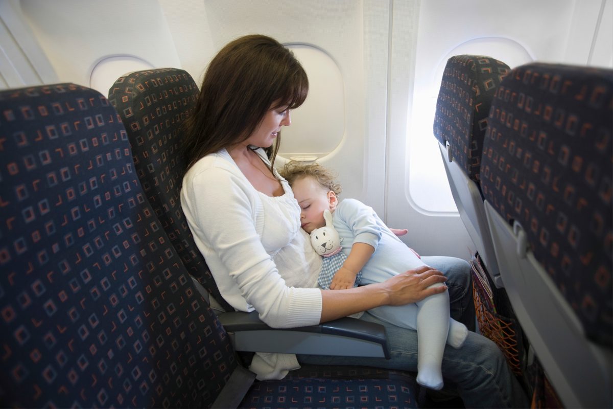 Sfaturi pentru calatoriile cu bebelusul in avion
