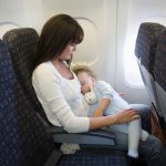 Sfaturi pentru calatoriile cu bebelusul in avion