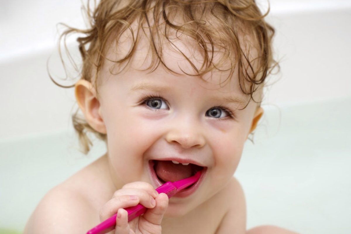 Periajul corect al dintilor: Sfaturi pentru copii